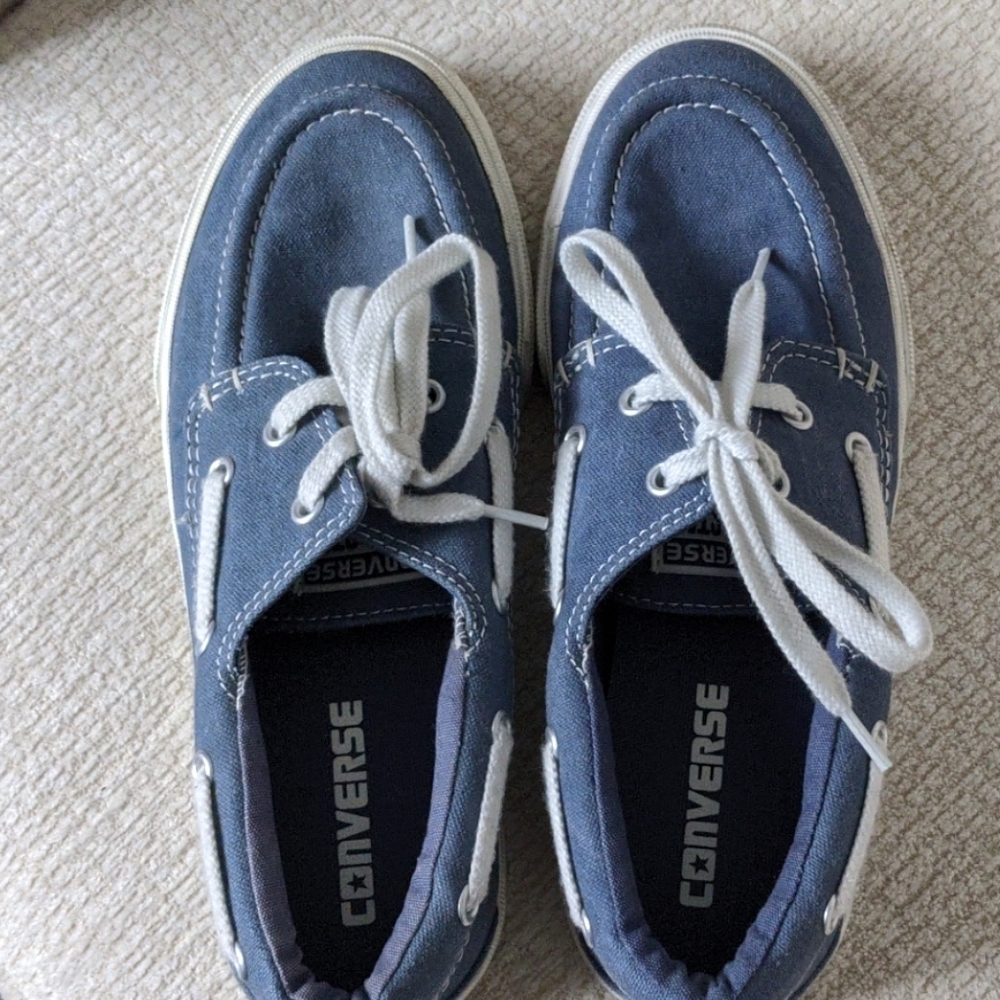Only worn TWICE Unisex Chuck Taylor All Stars low top